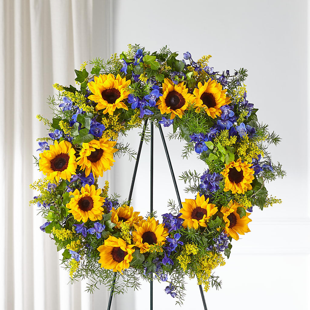 Bright Rays Wreath – Raleighflowerexpress Llc, Holly Springs NC