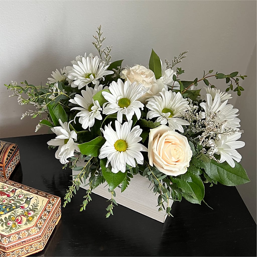 Fresh Linen Box Bouquet –  Raleighflowerexpress Llc, Holly Springs NC