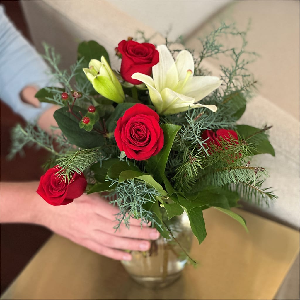 Glittering Lights Bouquet –  Raleighflowerexpress Llc, Holly Springs NC
