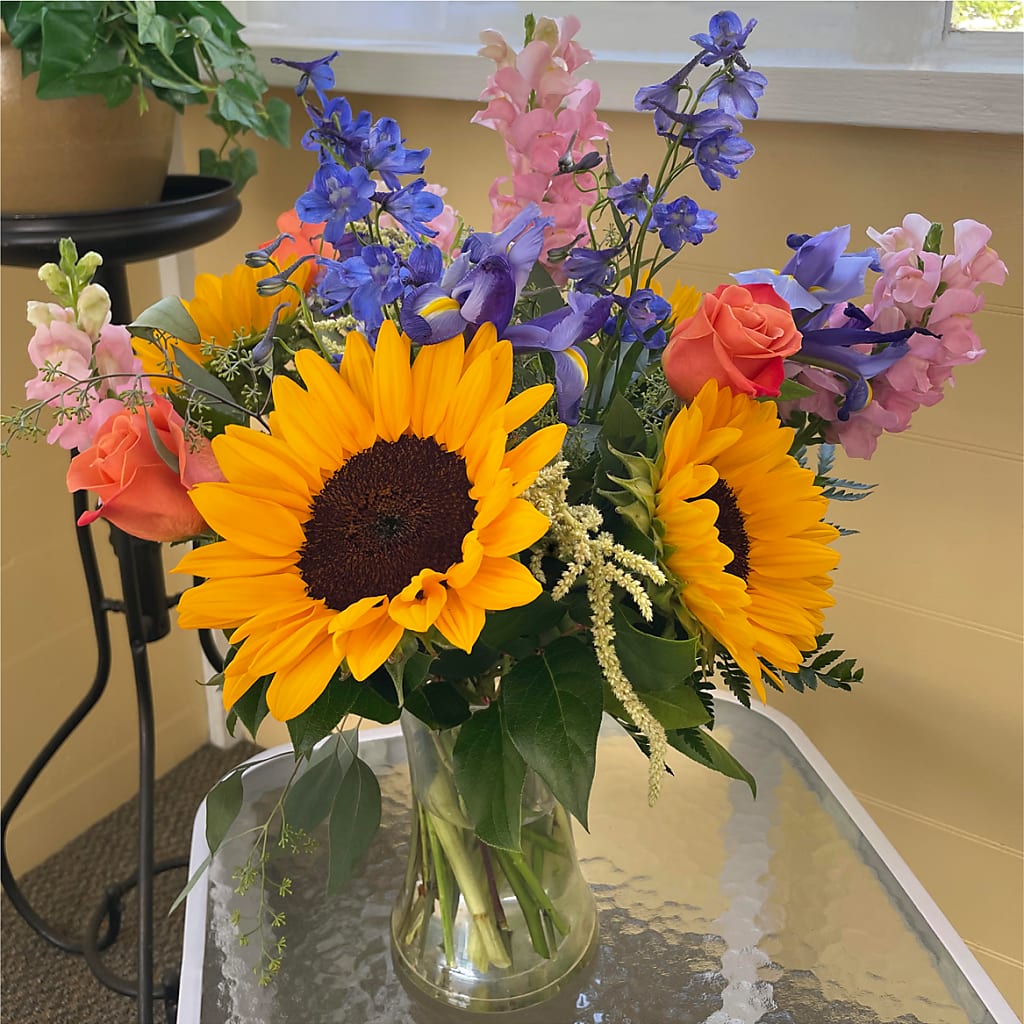 Rays of Life Bouquet –  Raleighflowerexpress Llc, Holly Springs NC